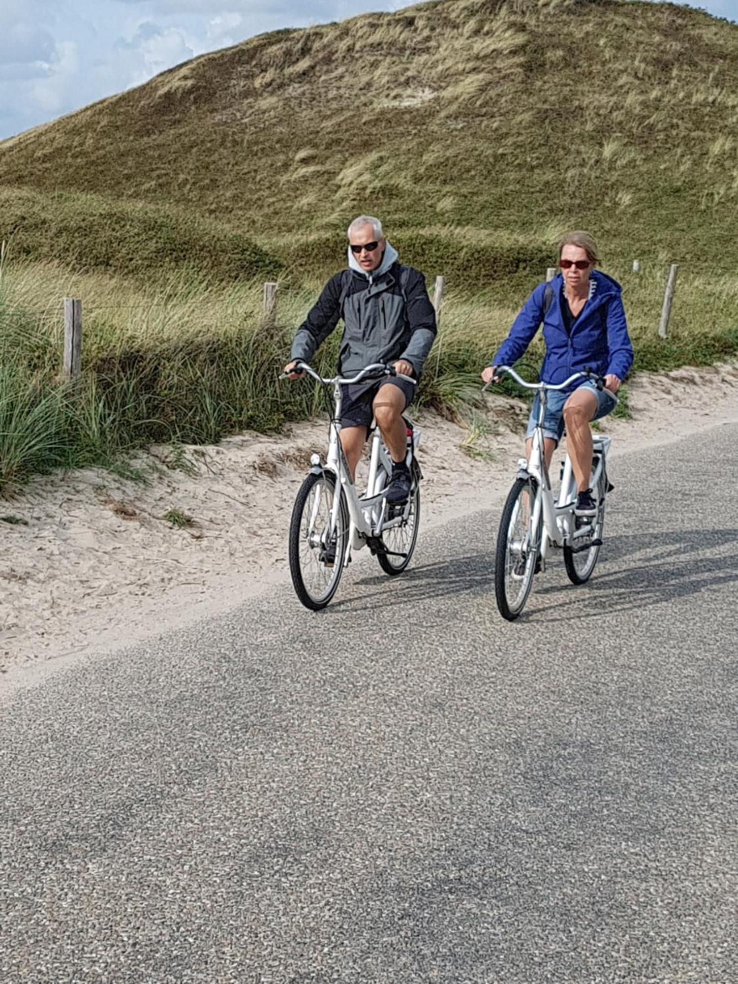 יוליאנאדורפ Romantisch Huisje Nabij Het Strand Met Uitzicht Op De Tulpenvelden מראה חיצוני תמונה